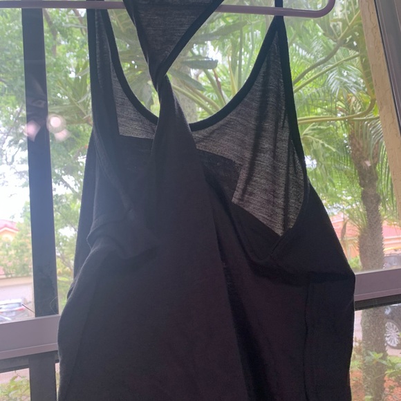 GYM SHARK WORKOUT TOP CUTE FLOWLY - Picture 3 of 3